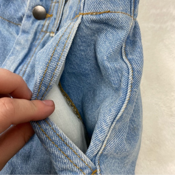 NWOT Pretty Little Thing Petite Mid Blue Wash Denim Shorts - Picture 4 of 13